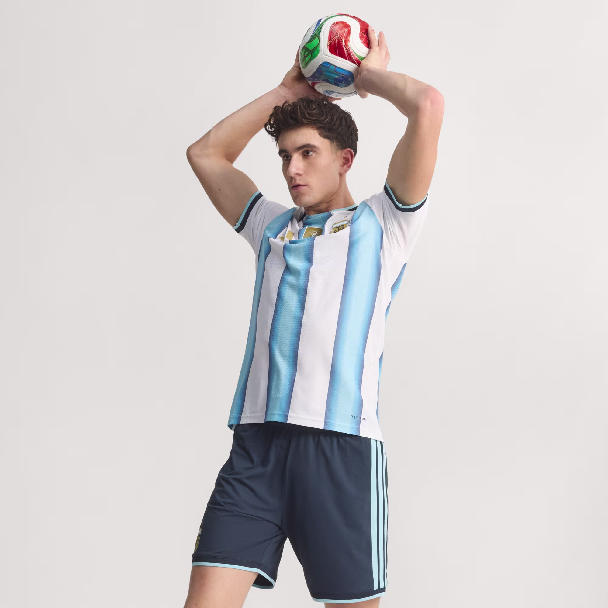 Adidas მამაკაცის მაისური