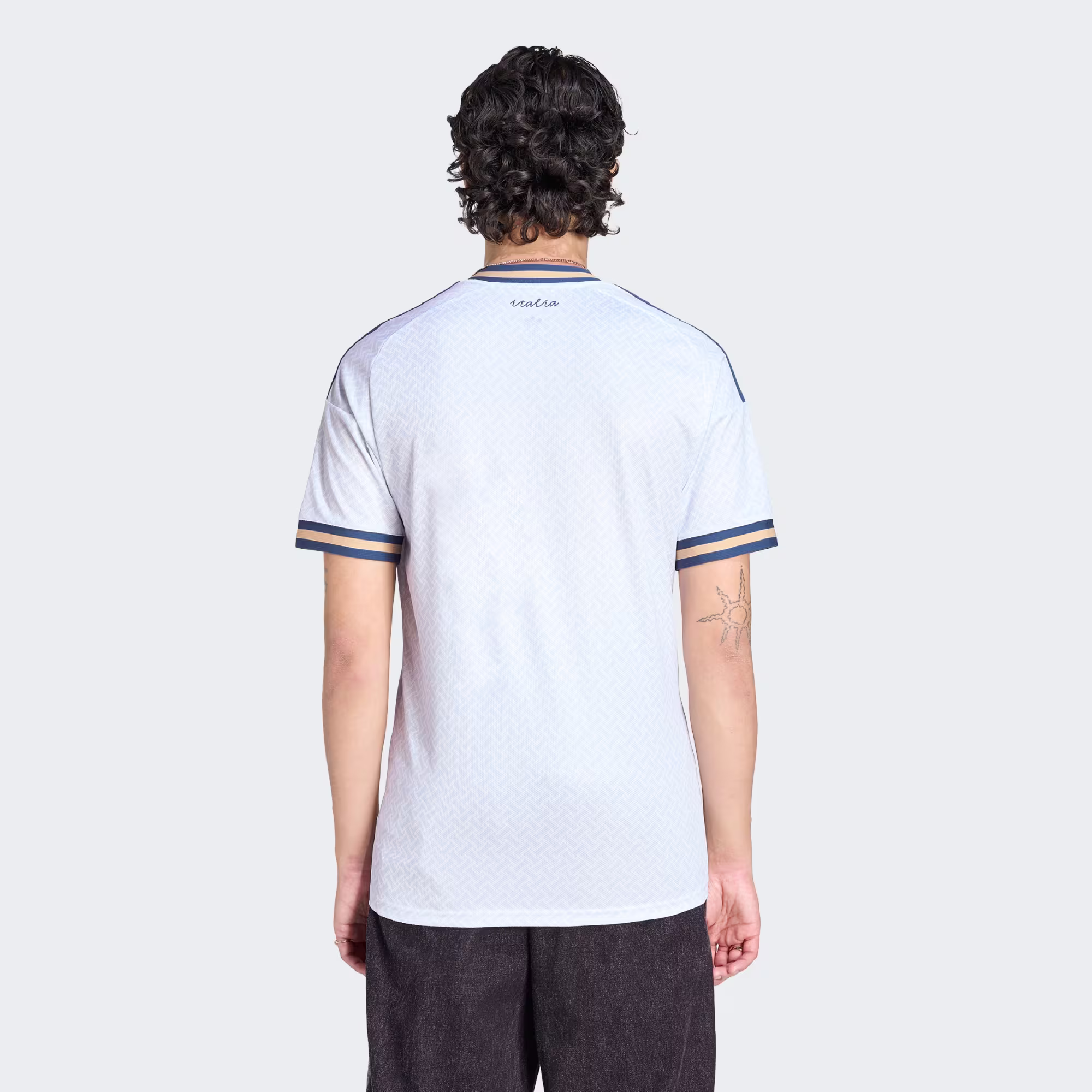 Adidas მამაკაცის მაისური