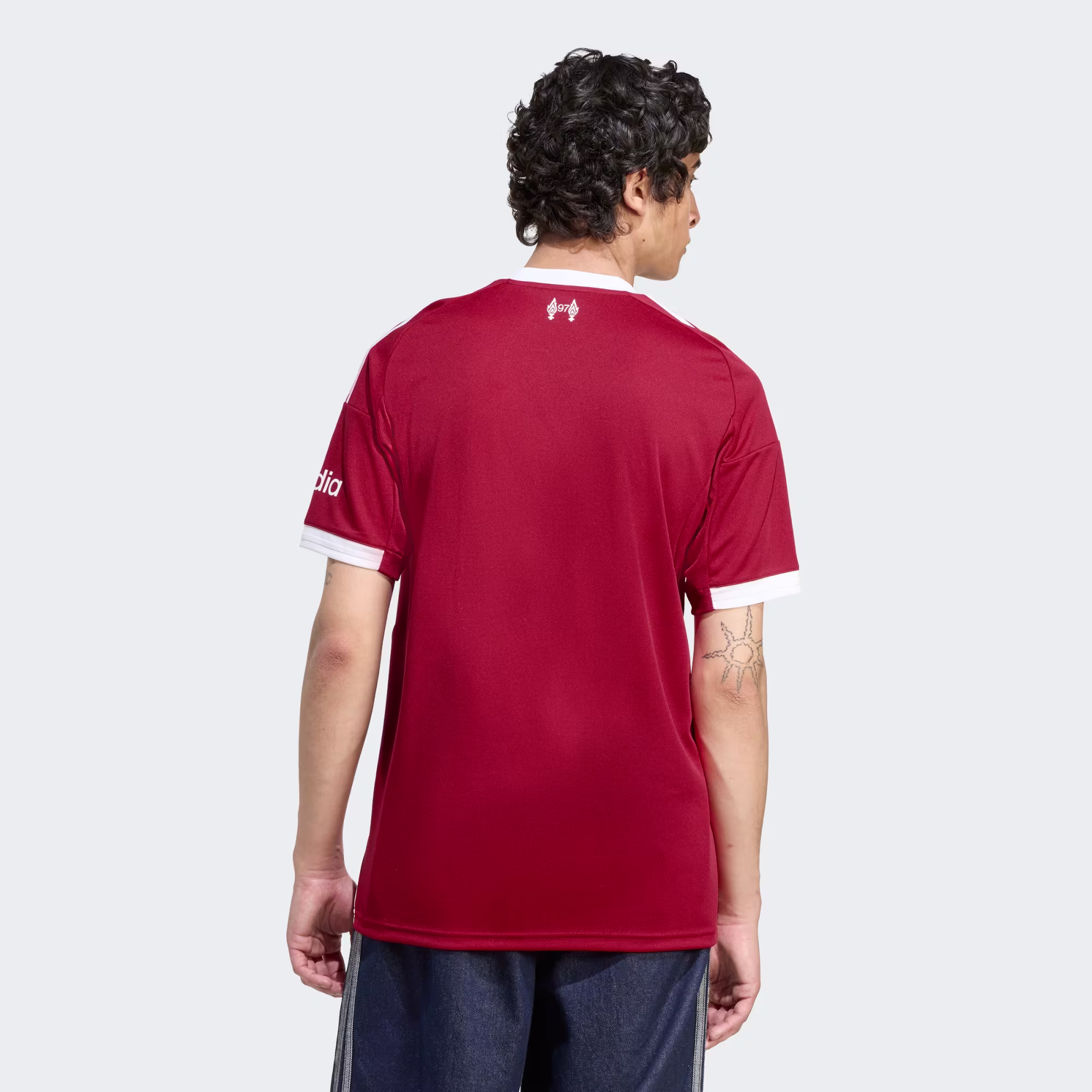 Adidas მამაკაცის მაისური