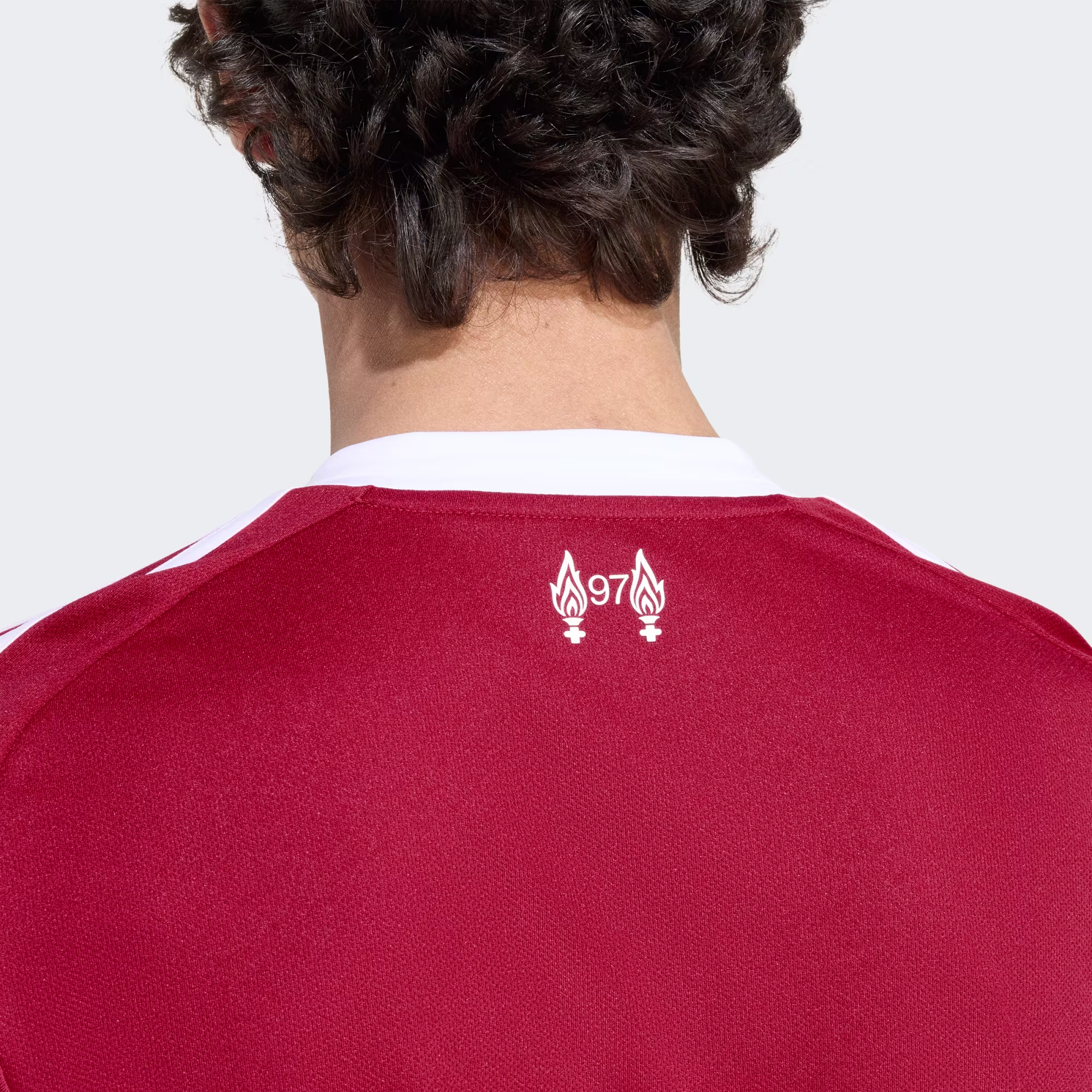 Adidas მამაკაცის მაისური