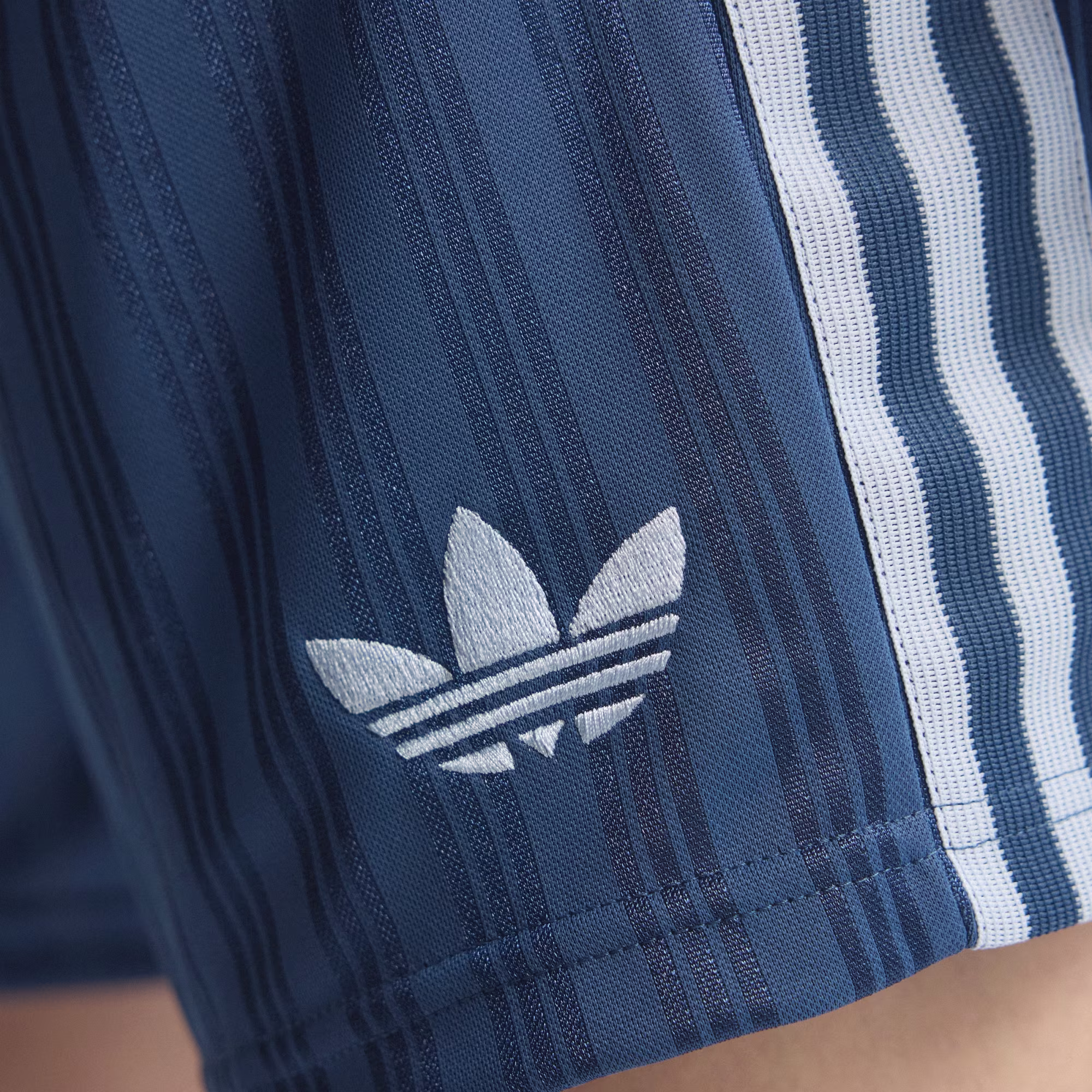 Adidas მამაკაცის შორტი