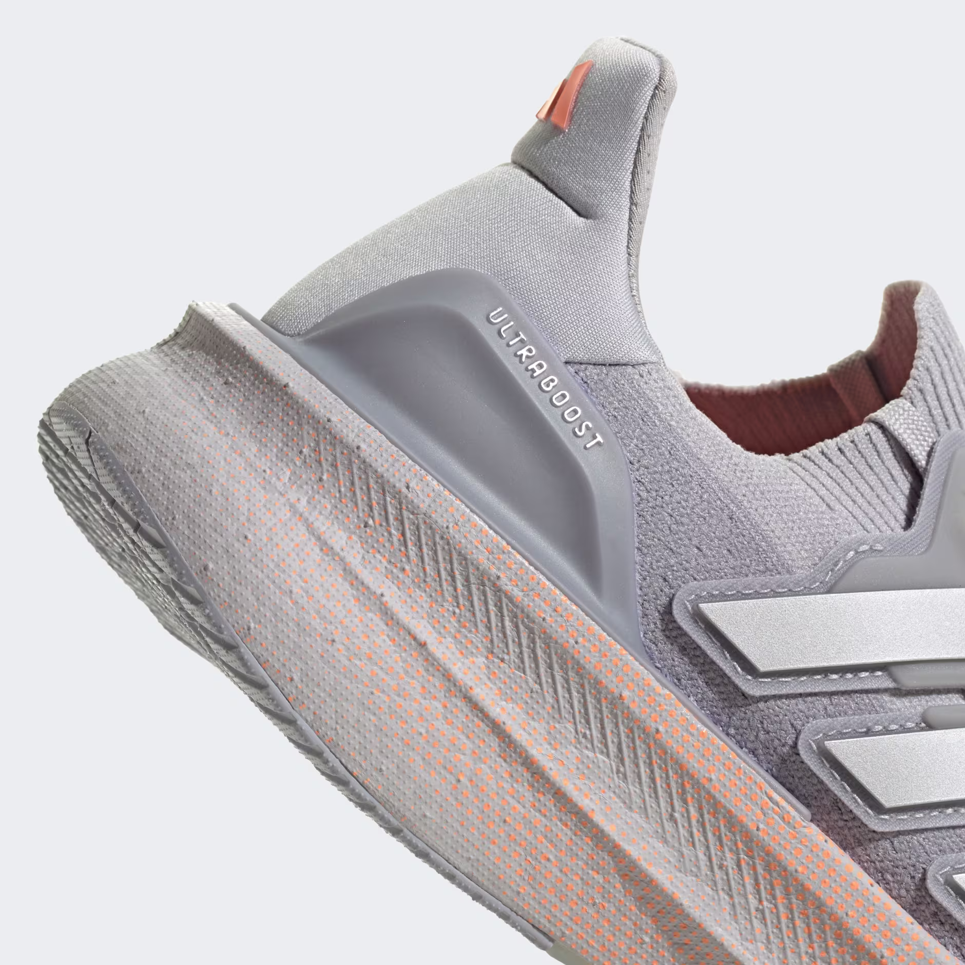 Adidas ქალის სპორტული ფეხსაცმელი