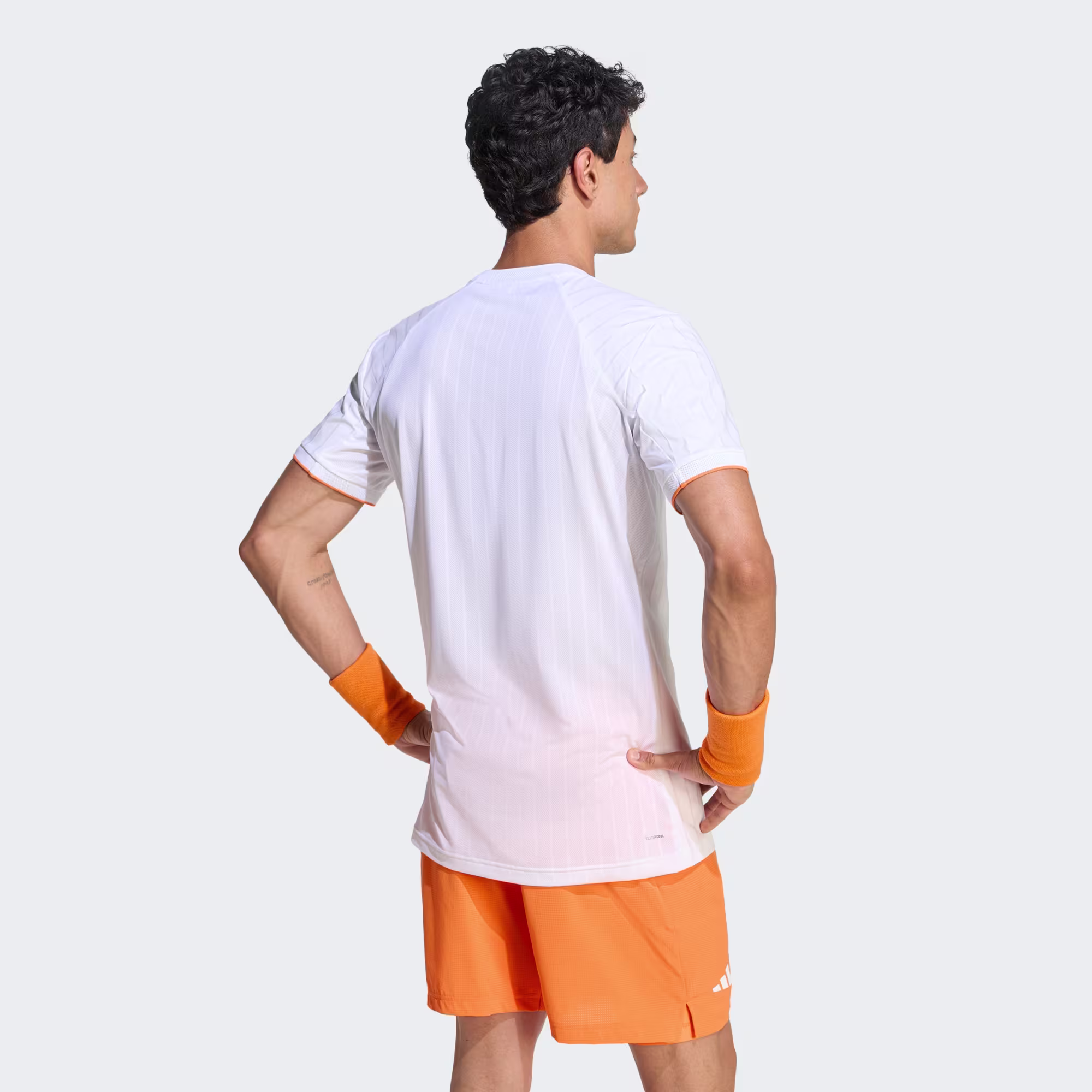 Adidas მამაკაცის მაისური