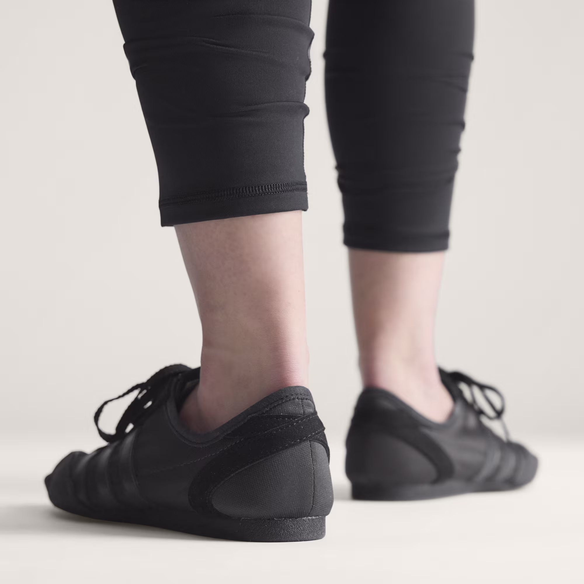 Adidas ქალის სპორტული ფეხსაცმელი