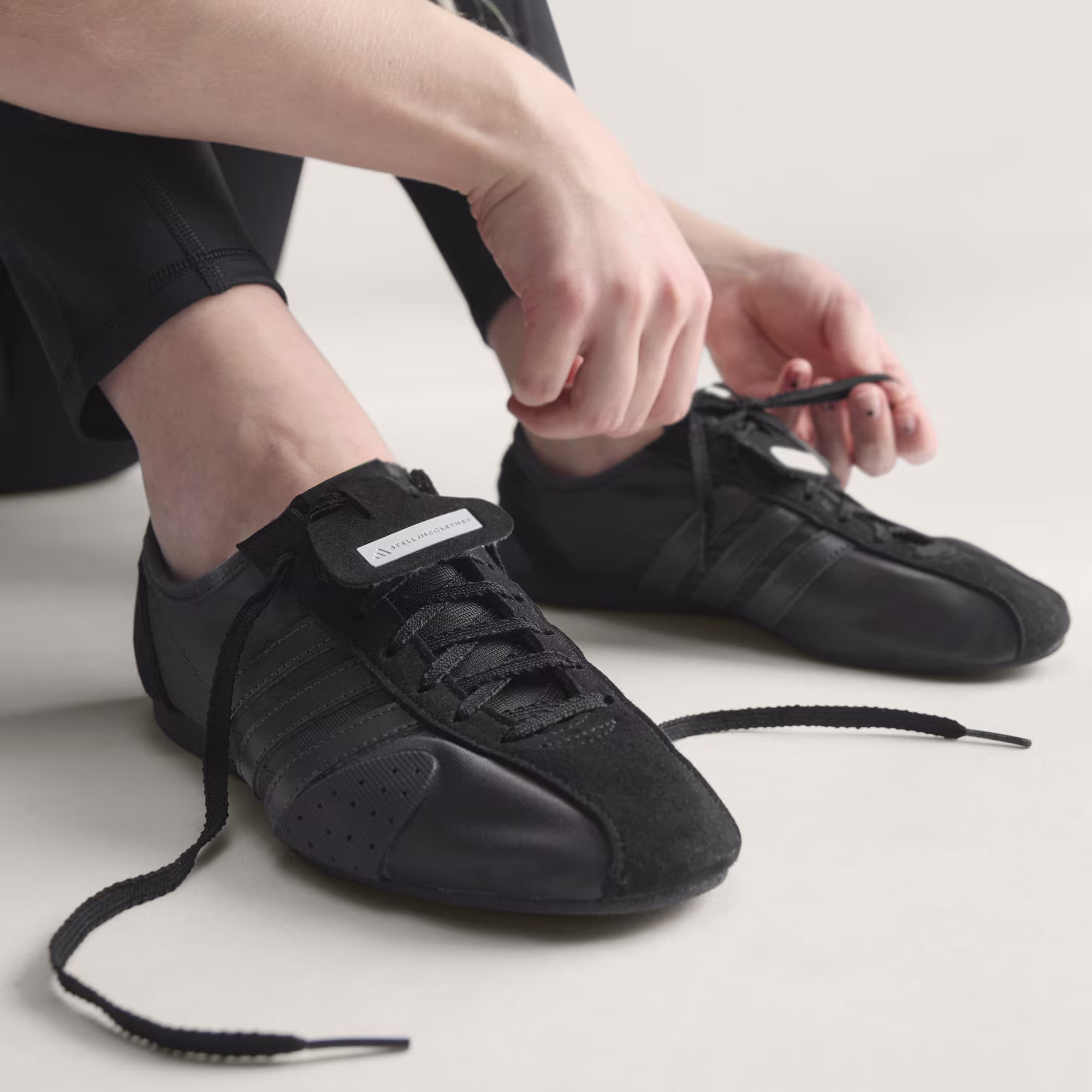 Adidas ქალის სპორტული ფეხსაცმელი