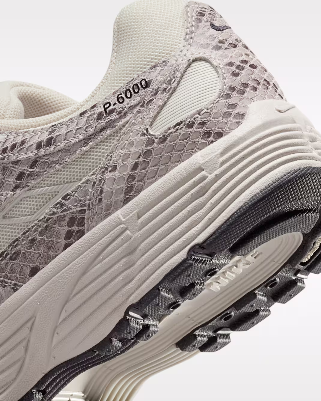 Nike ქალის სპორტული ფეხსაცმელი