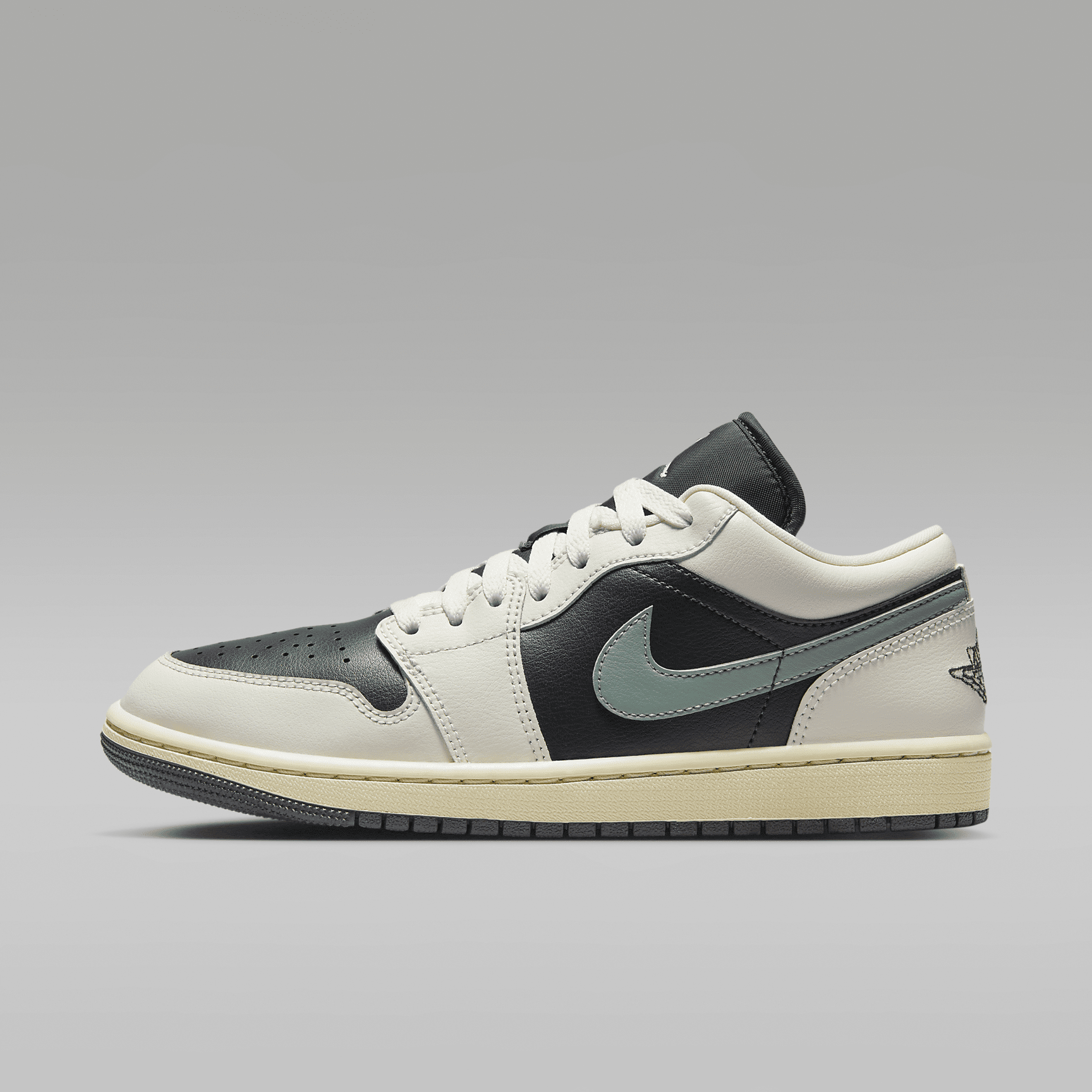 Nike ქალის სპორტული ფეხსაცმელი