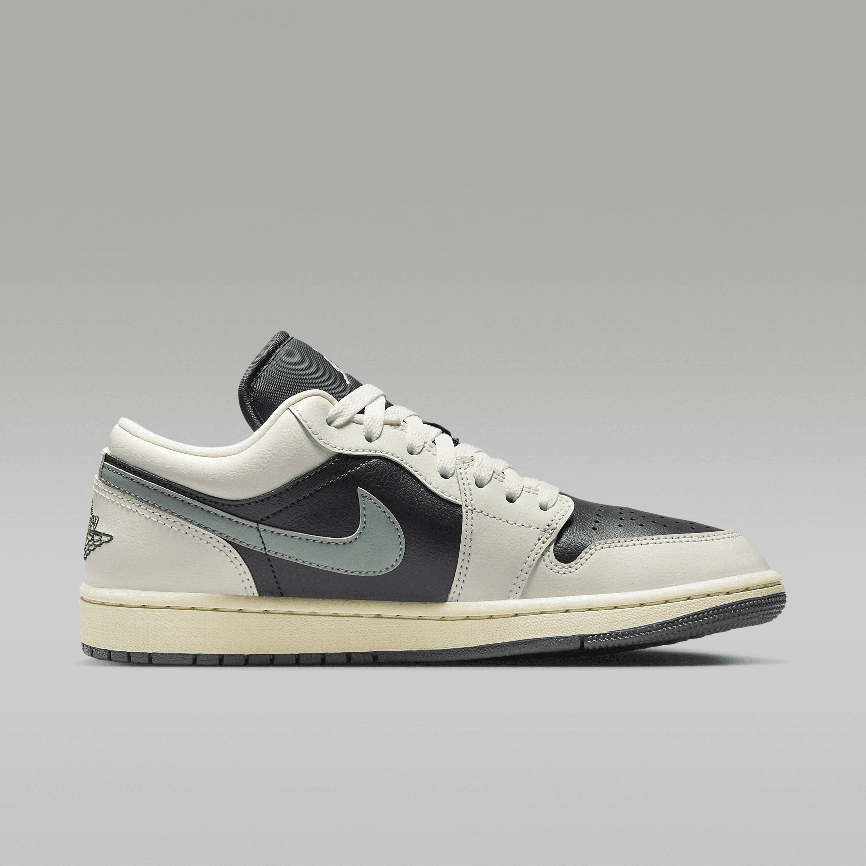 Nike ქალის სპორტული ფეხსაცმელი
