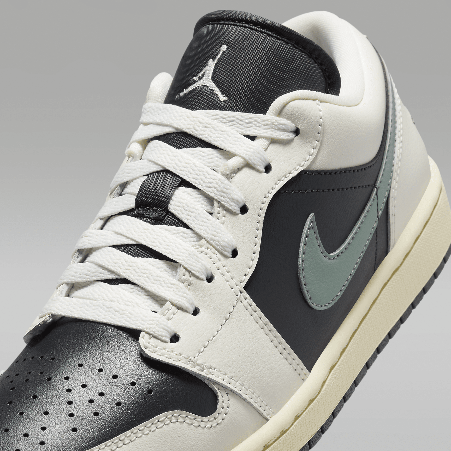 Nike ქალის სპორტული ფეხსაცმელი