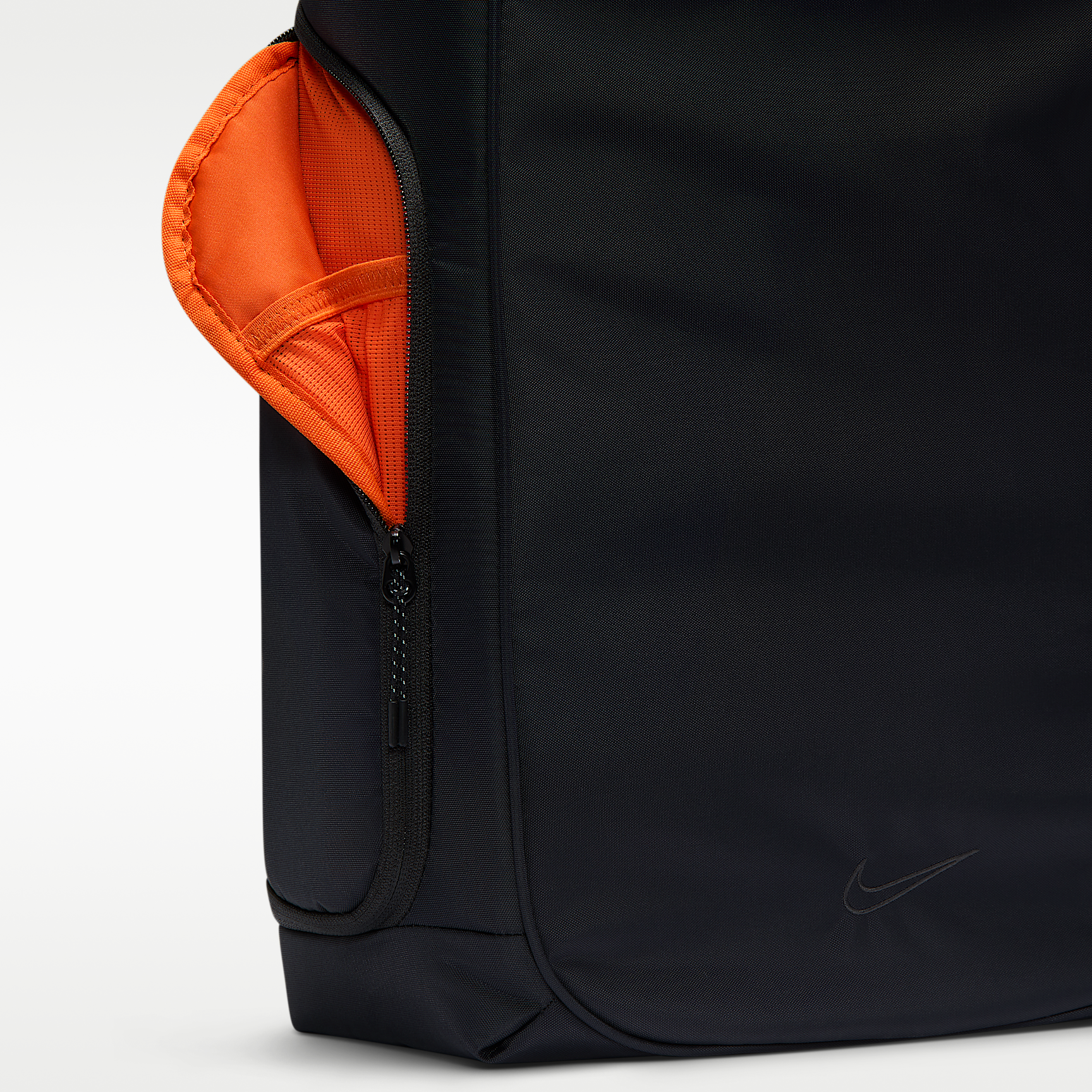 Nike ჩანთა