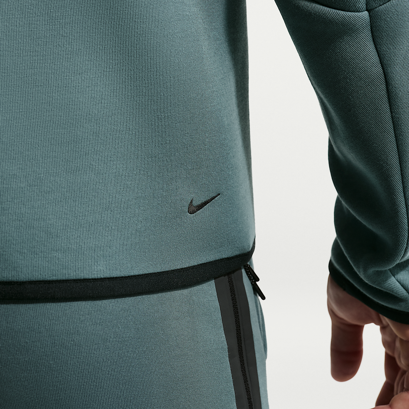 Nike მამაკაცის ჯემპრი