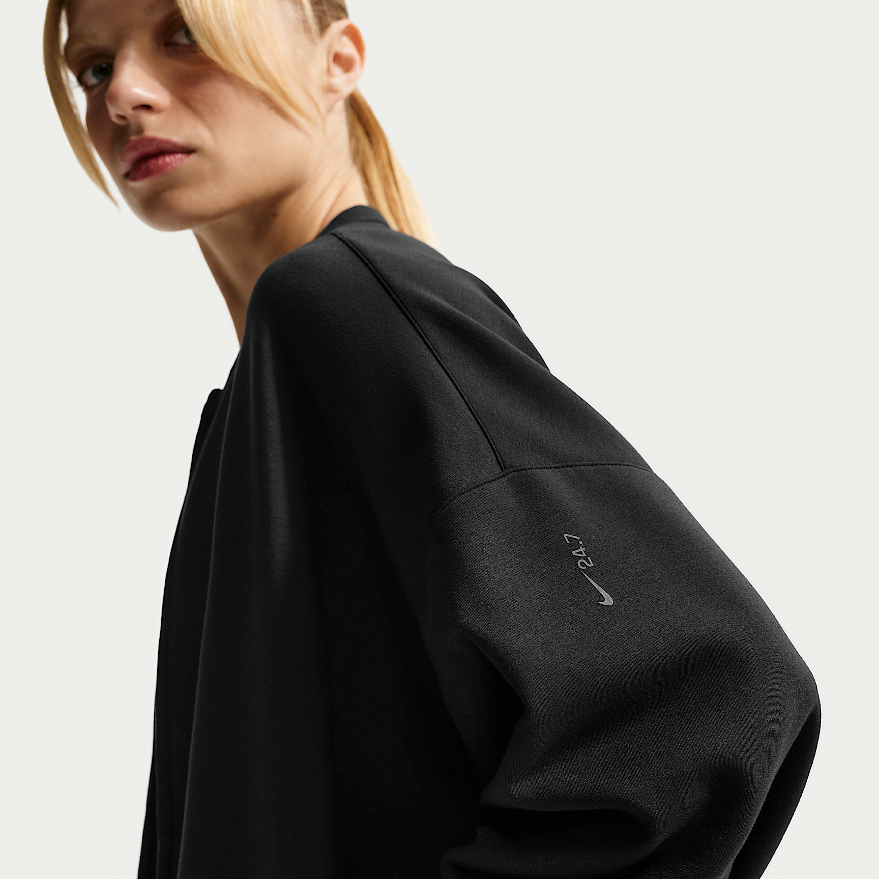 Nike ქალის ჯემპრი