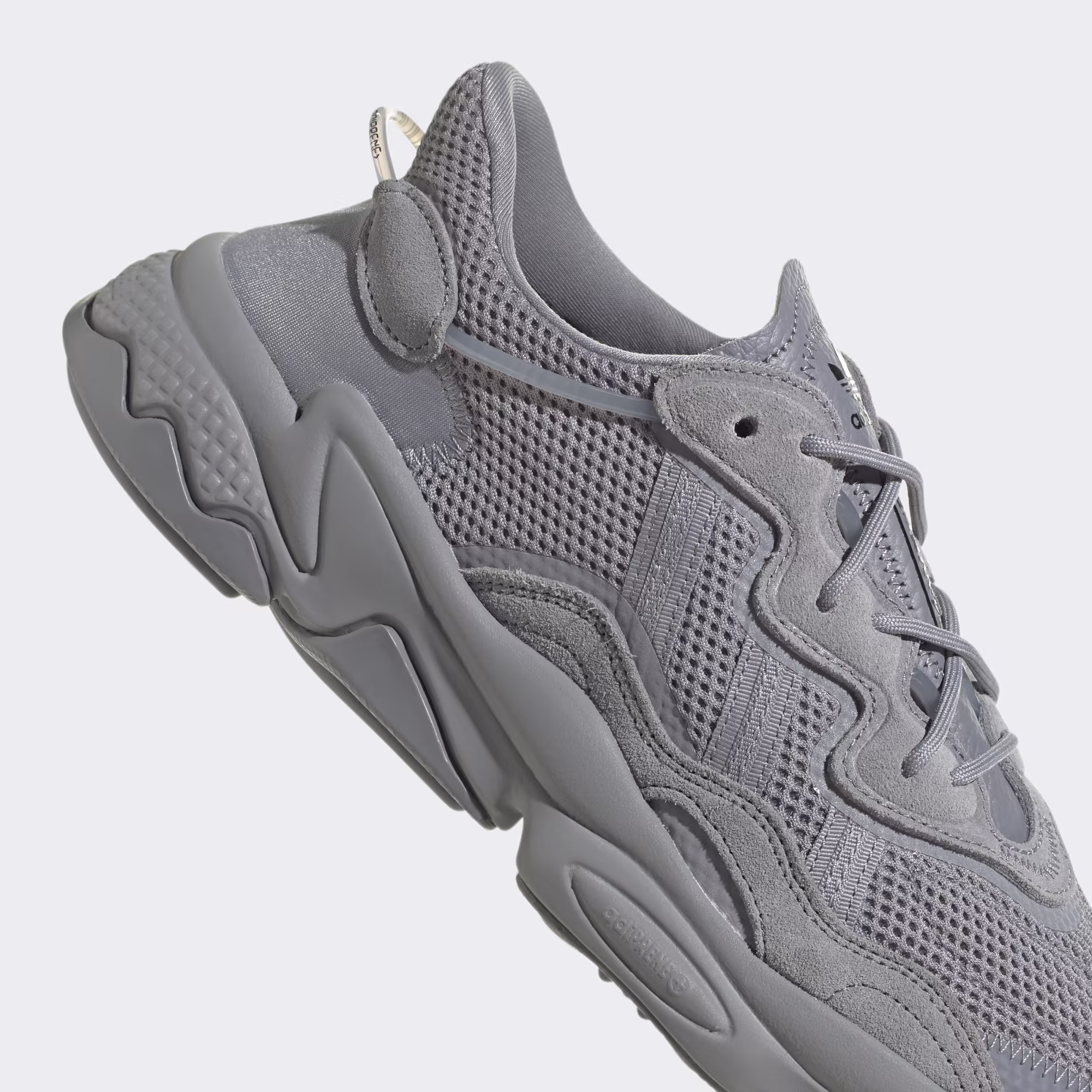 Adidas მამაკაცის სპორტული ფეხსაცმელი OZWEEGO