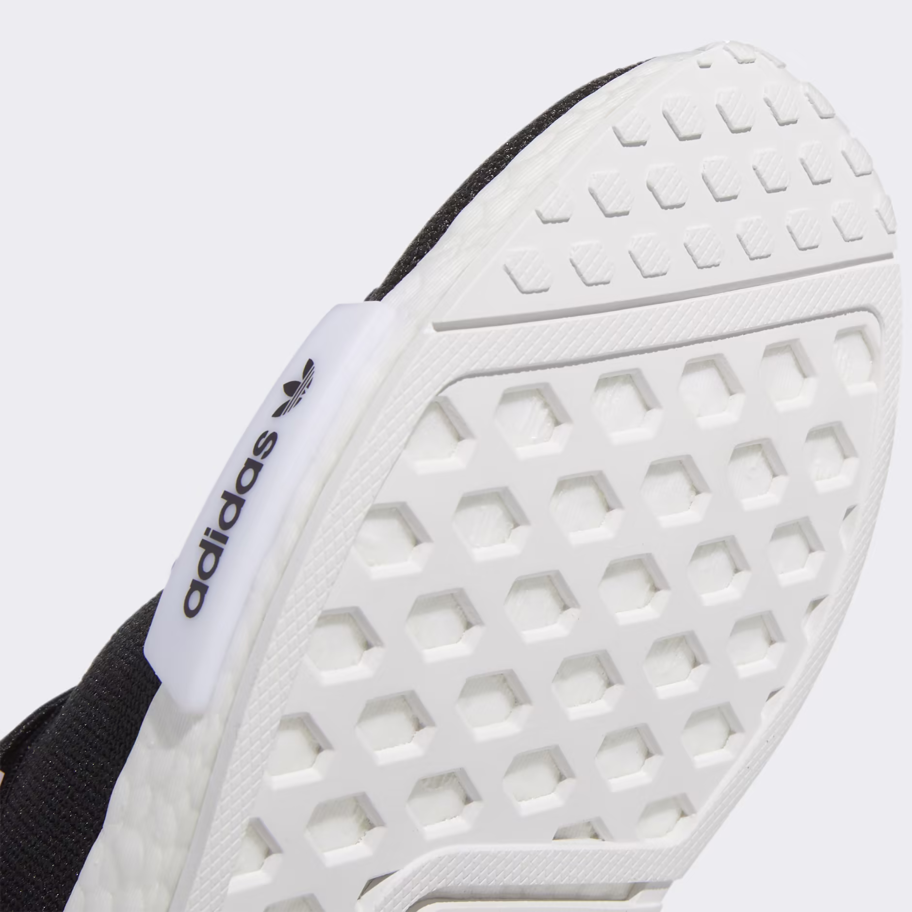 Adidas ქალის სპორტული ფეხსაცმელი NMD_R1 W