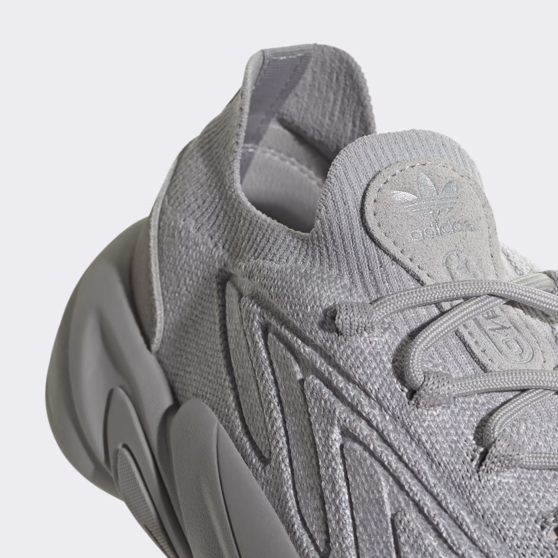 Adidas ქალის სპორტული ფეხსაცმელი OZELIA KNT W