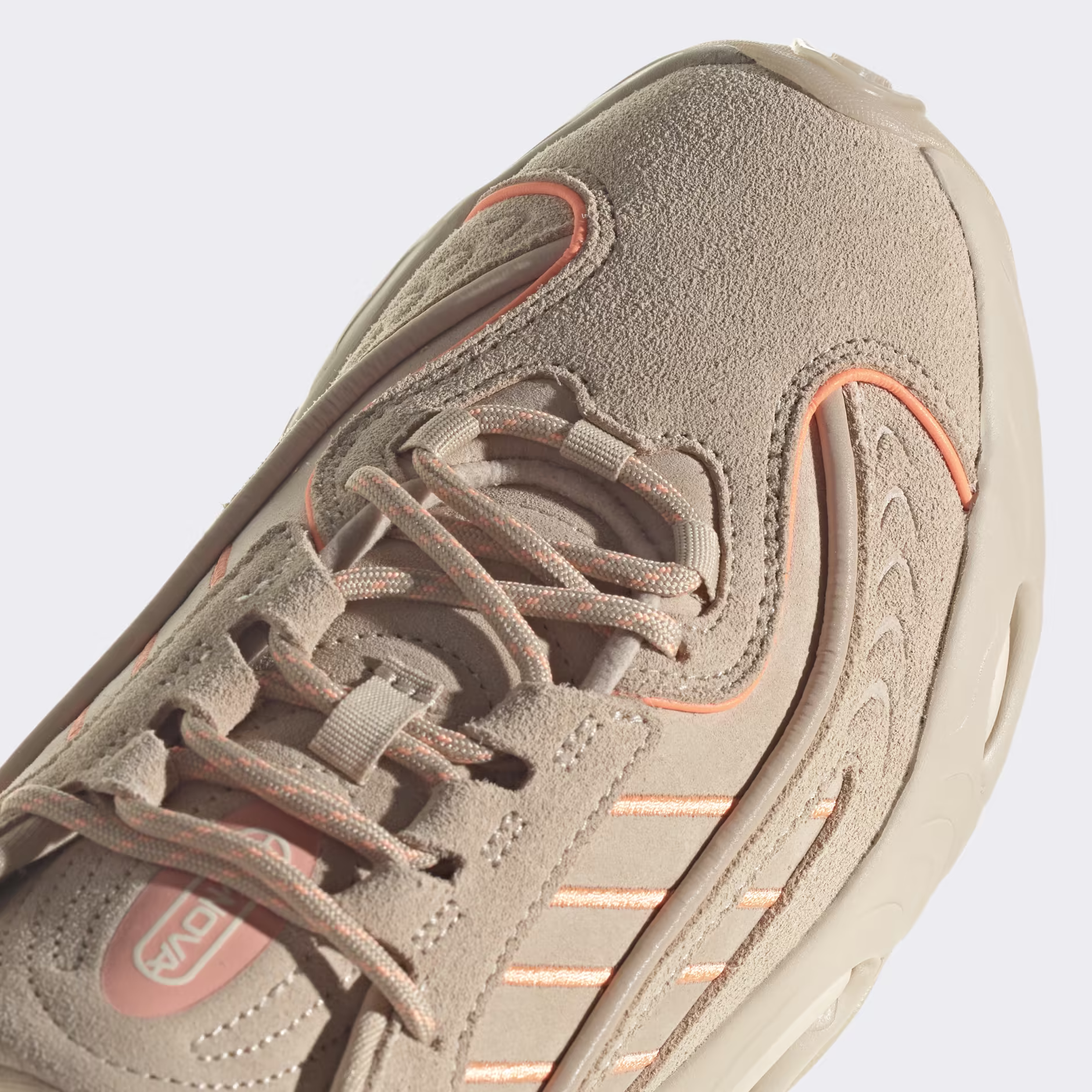 Adidas ქალის სპორტული ფეხსაცმელი OZNOVA W