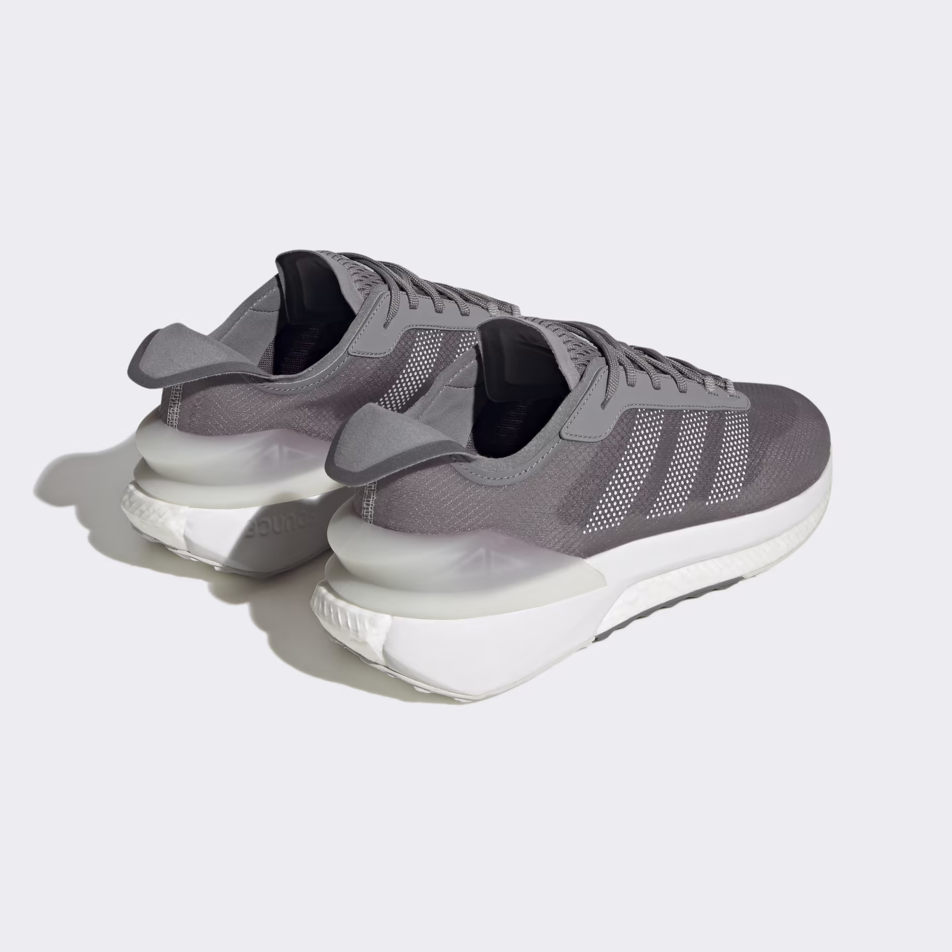 Adidas მამაკაცის სპორტული ფეხსაცმელი AVRYN