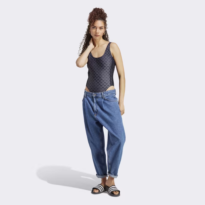 ქალის საცურაო კოსტიუმი