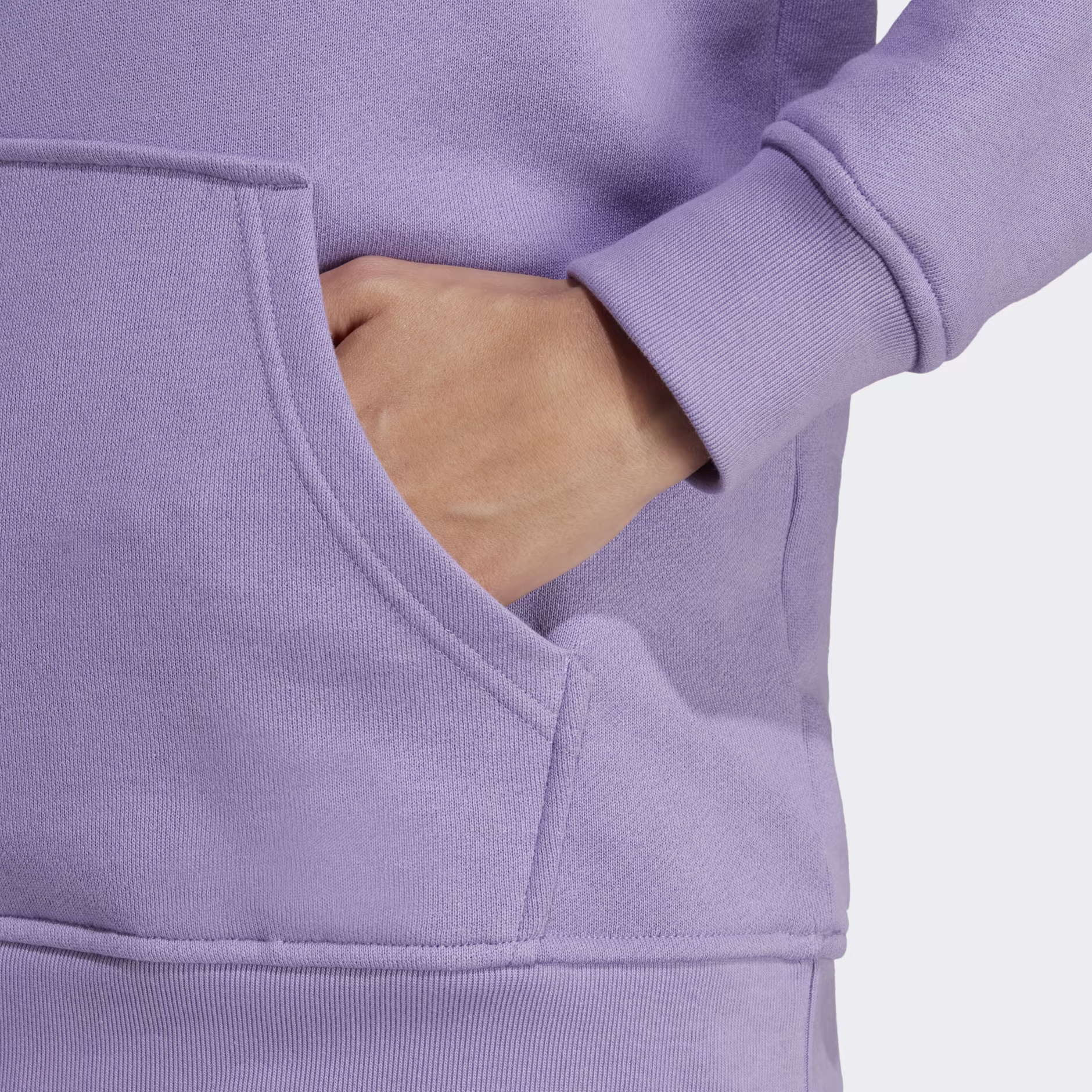 Adidas ქალის ჯემპრი HOODIE