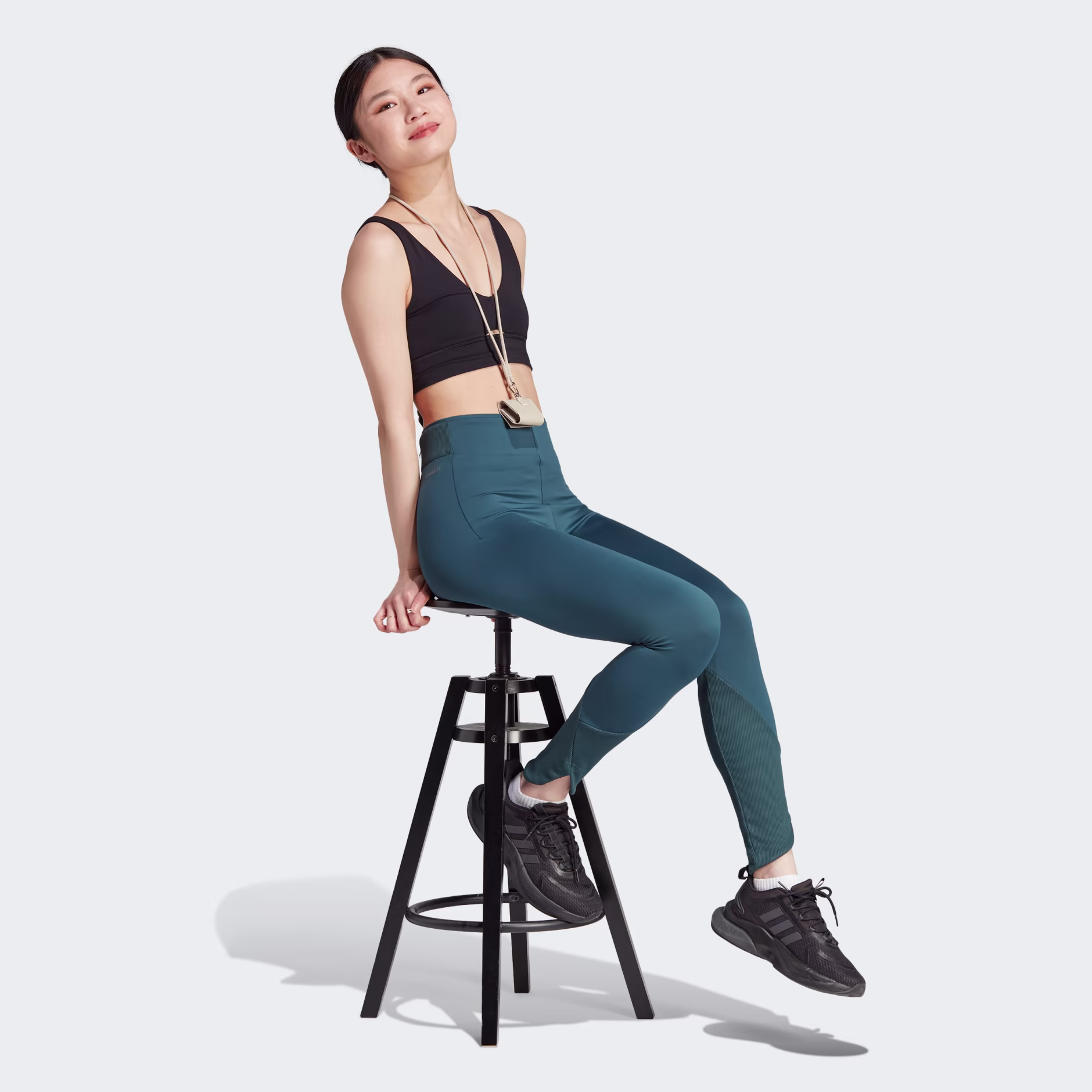Adidas ქალის შარვალი W Z.N.E. LEG
