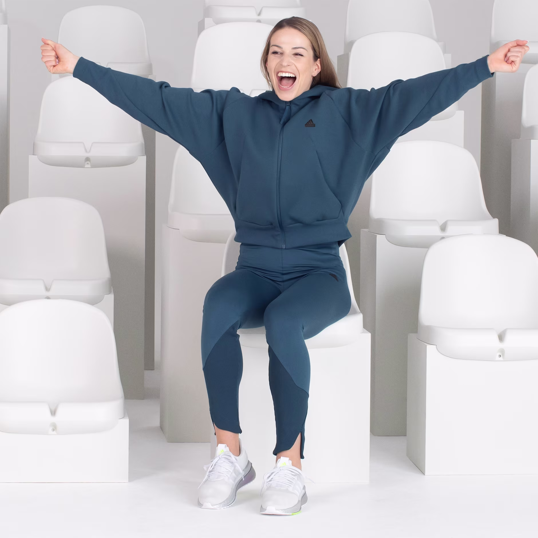Adidas ქალის შარვალი W Z.N.E. LEG