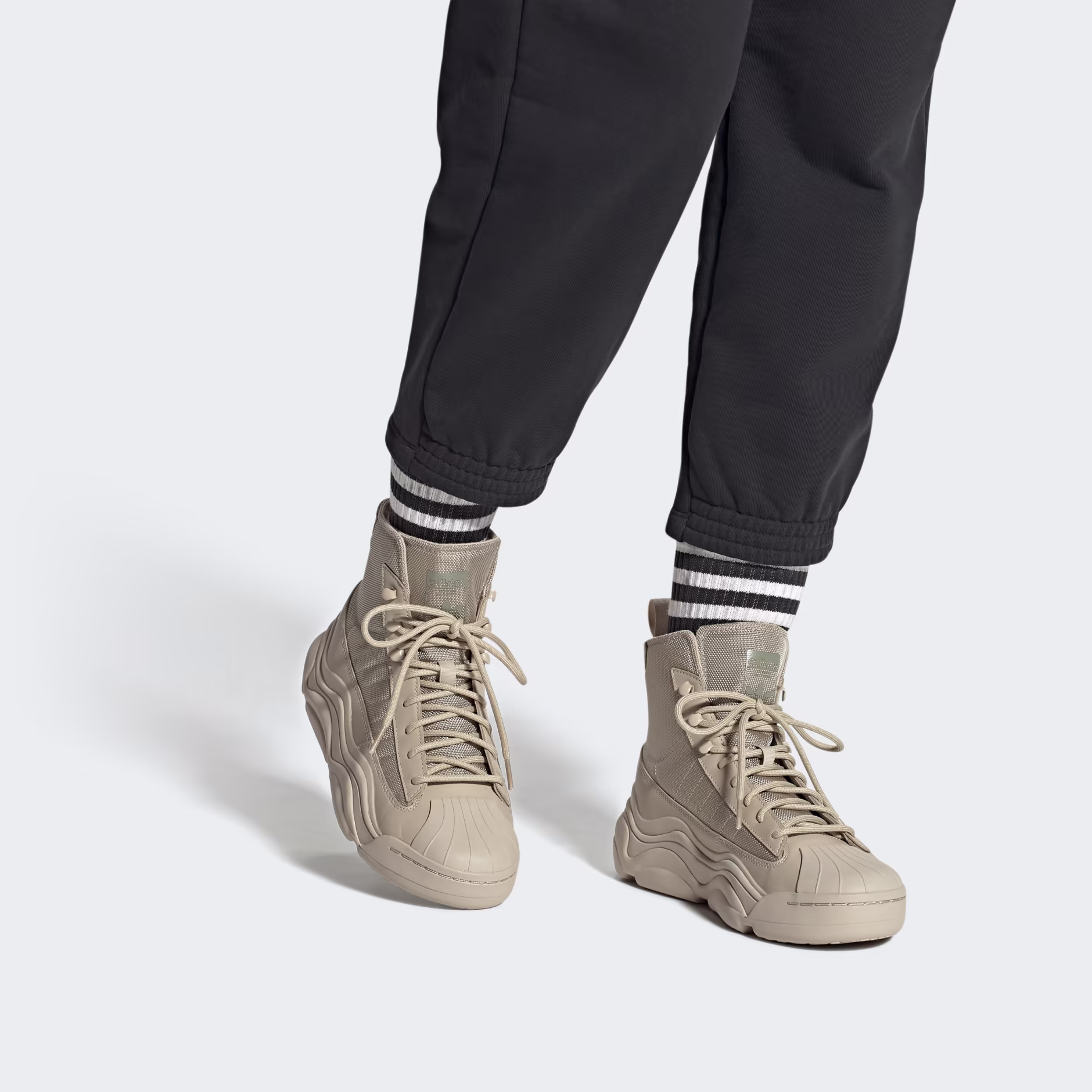 Adidas ქალის სპორტული ფეხსაცმელი SUPERSTAR MILLENCON BOOT W