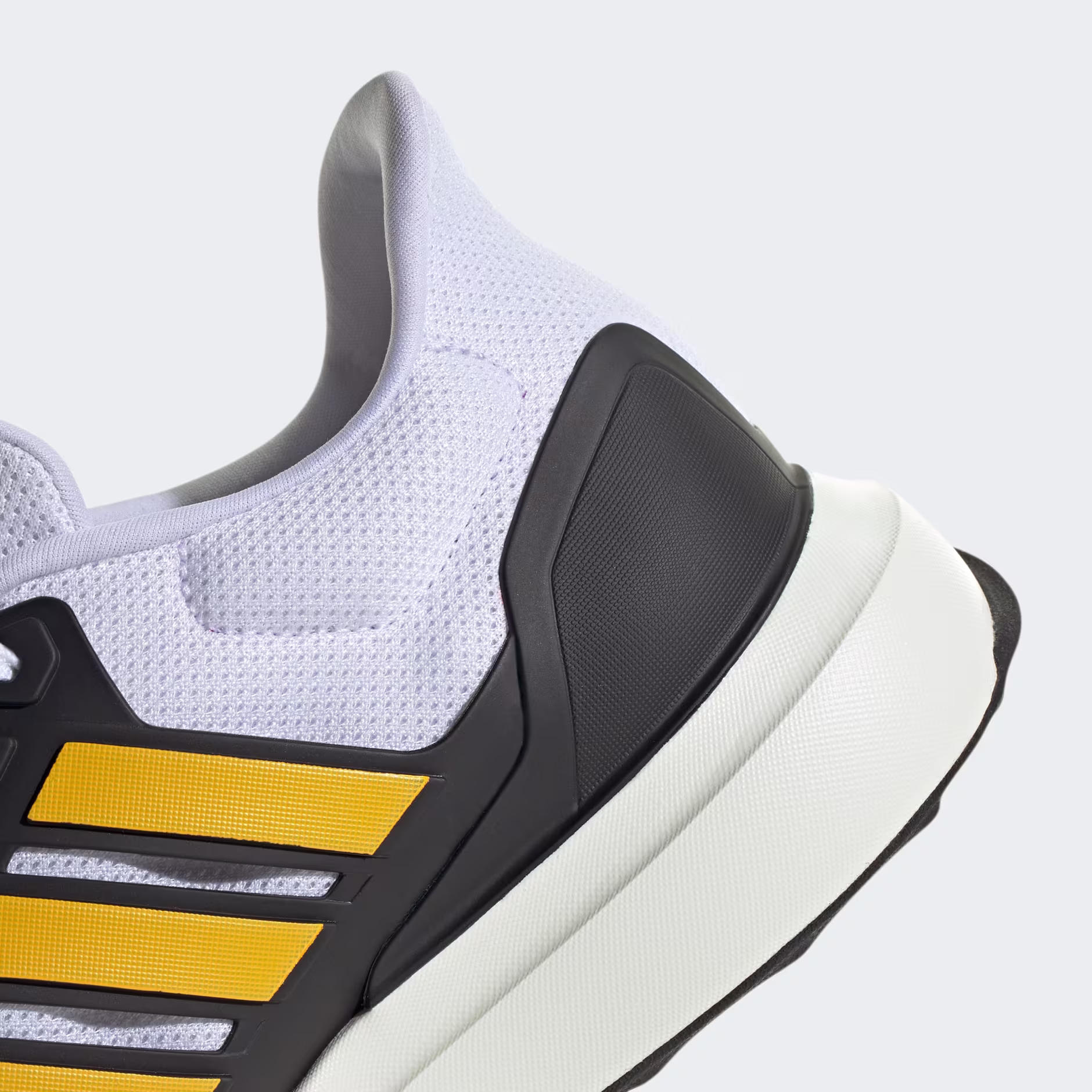 Adidas მამაკაცის სპორტული ფეხსაცმელი UBOUNCE DNA