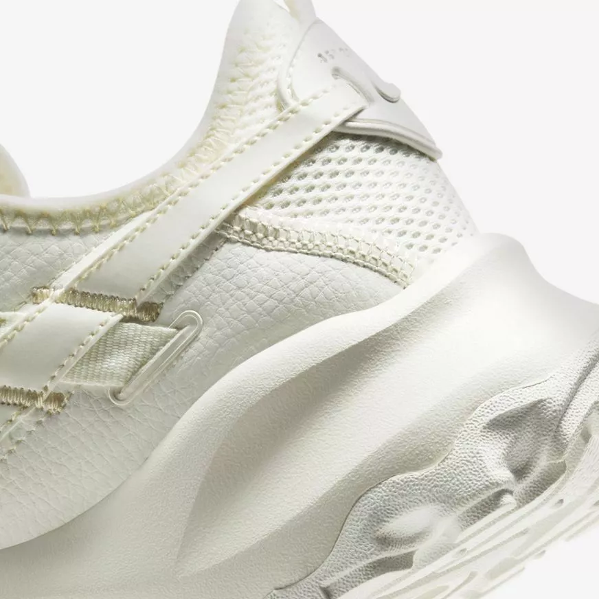 Nike ქალის სპორტული ფეხსაცმელი W NIKE TC 7900