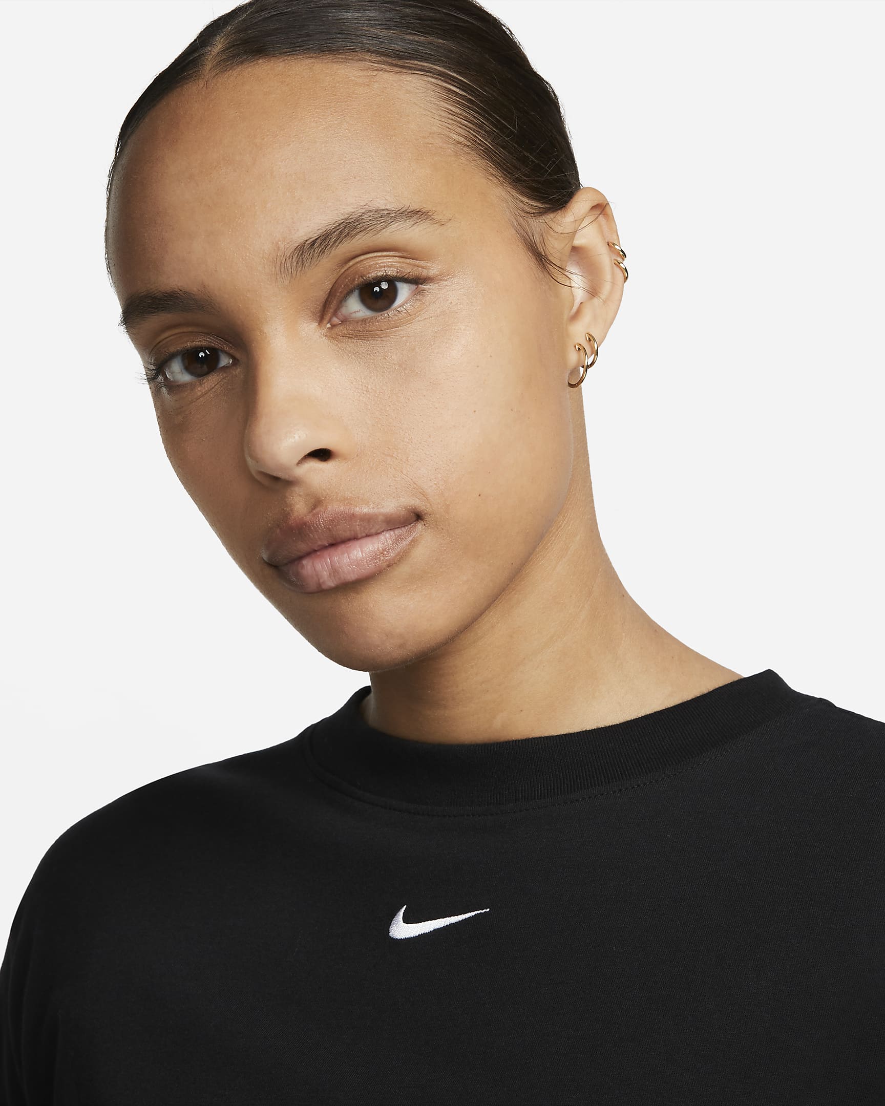 Nike ქალის მაისური W NSW ESSNTL SS DRESS TSHRT