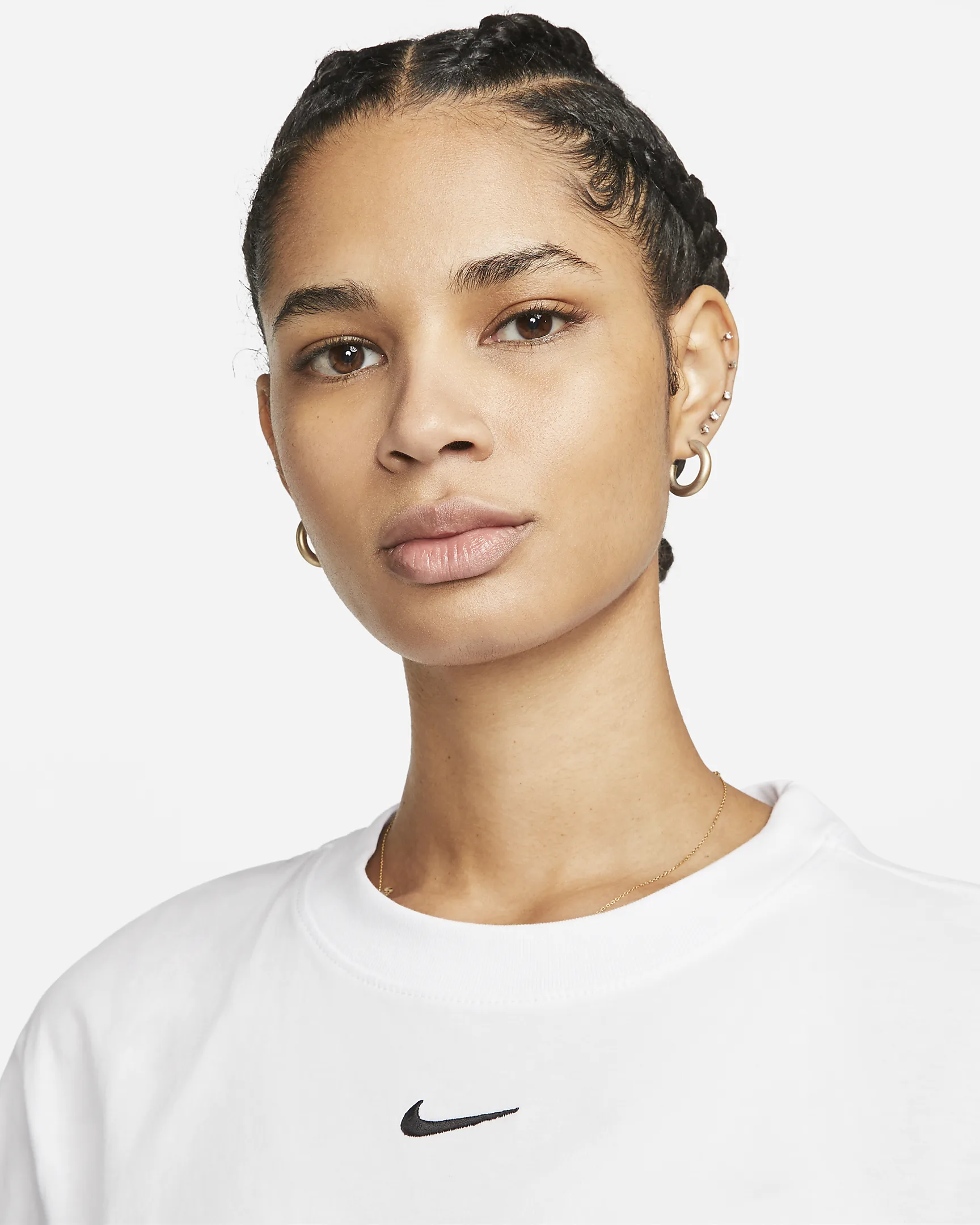 Nike ქალის მაისური W NSW ESSNTL SS DRESS TSHRT