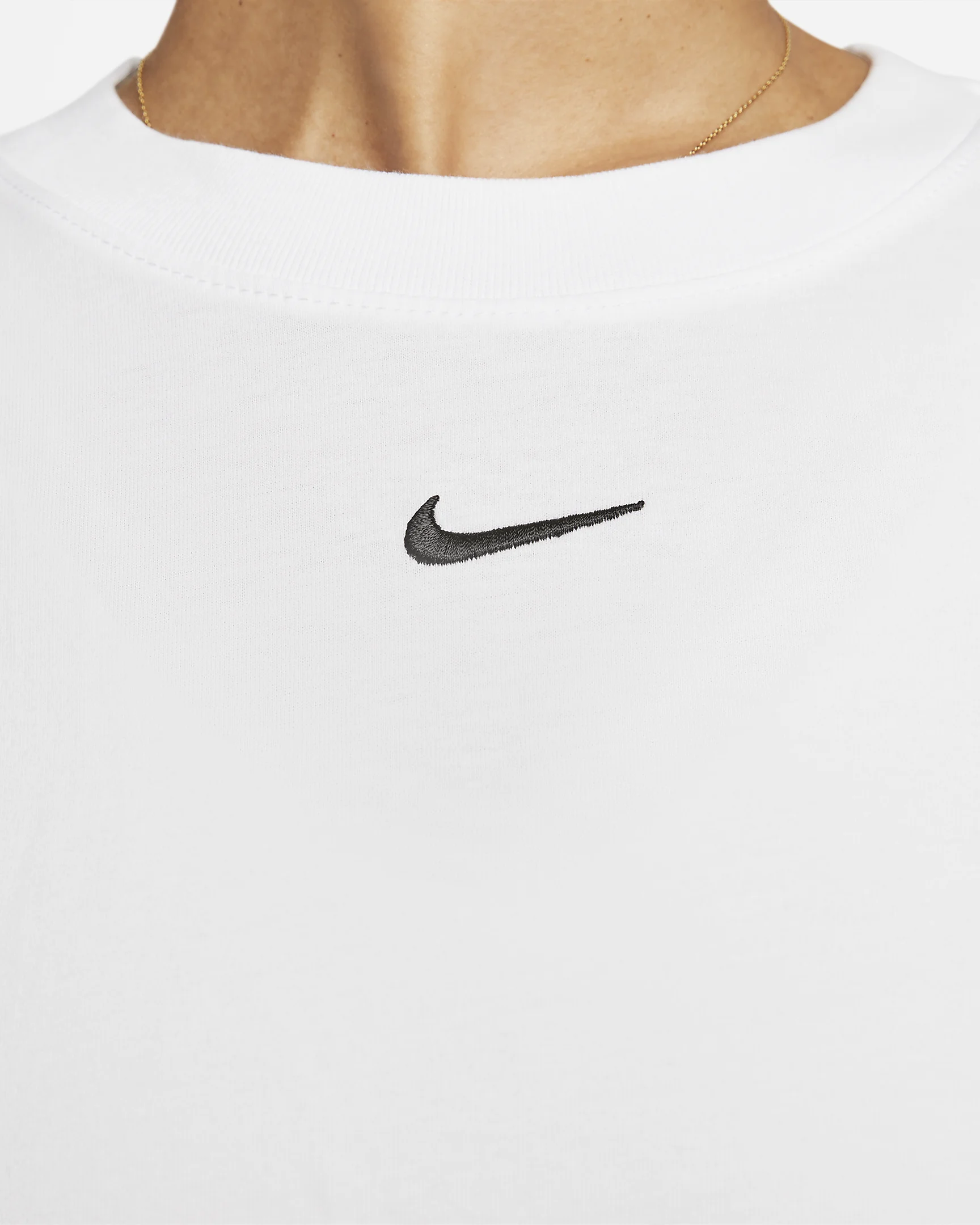Nike ქალის მაისური W NSW ESSNTL SS DRESS TSHRT