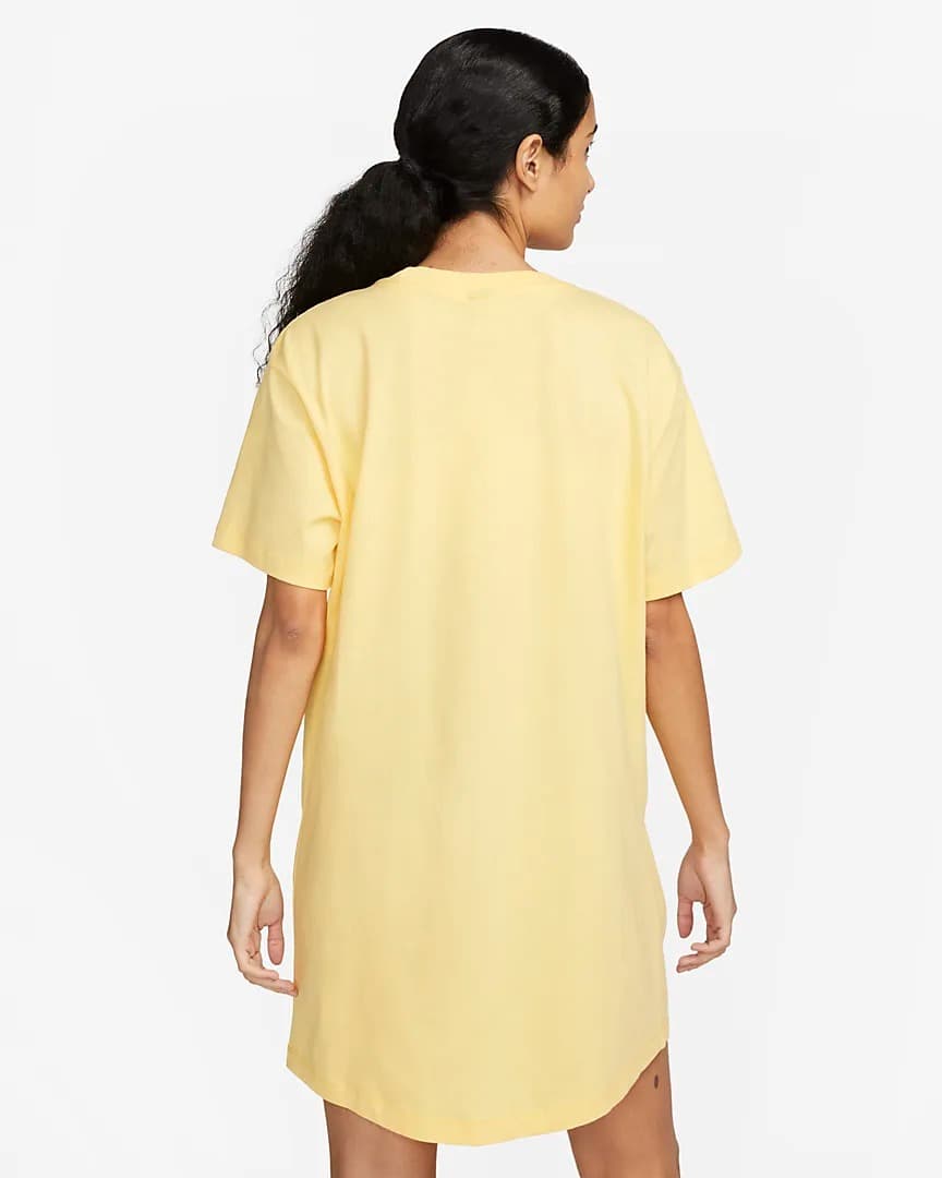 Nike ქალის მაისური W NSW ESSNTL SS DRESS TSHRT