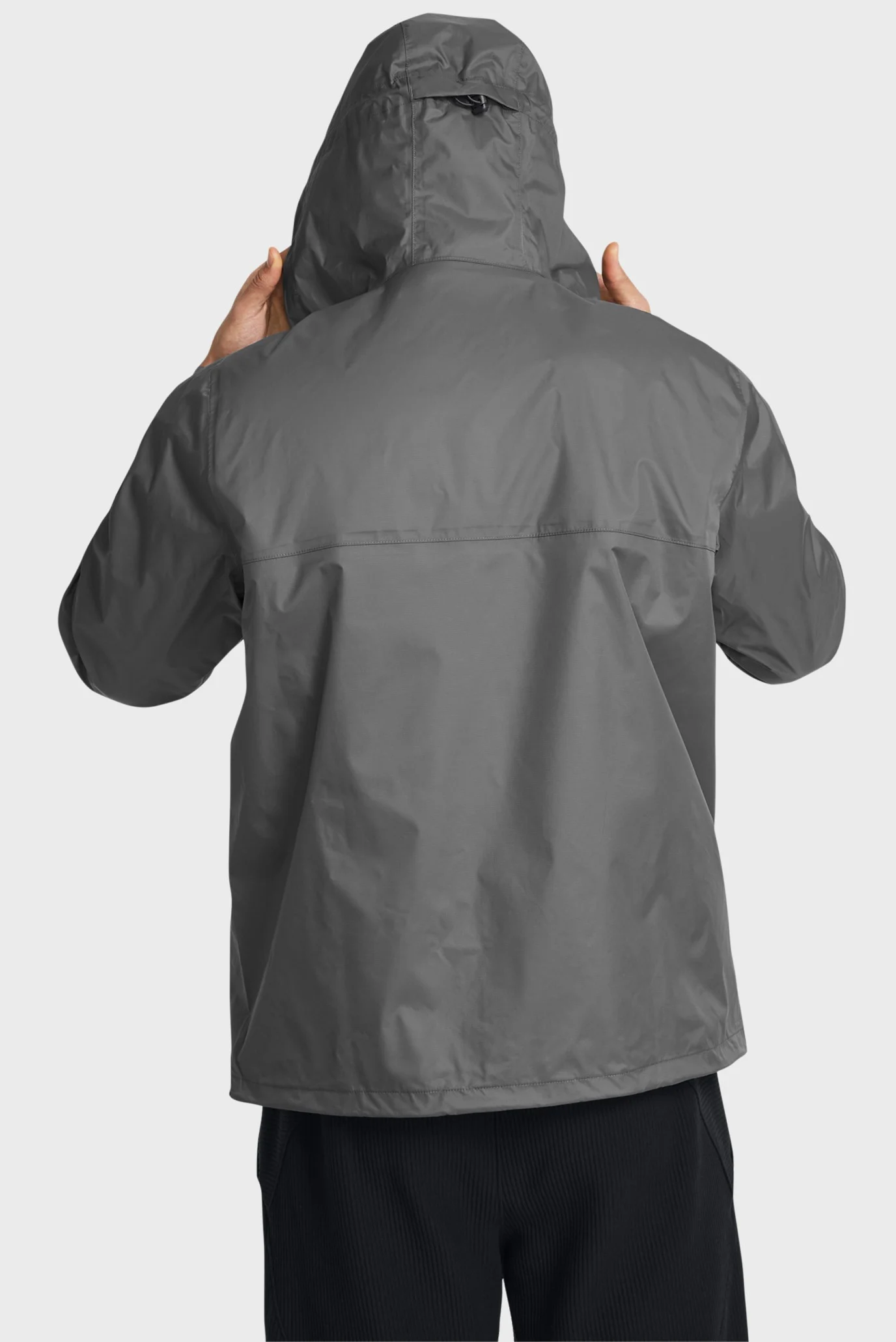 Under Armour მამაკაცის თხელი ქურთუკი CLOUDSTRIKE JACKET-GRY