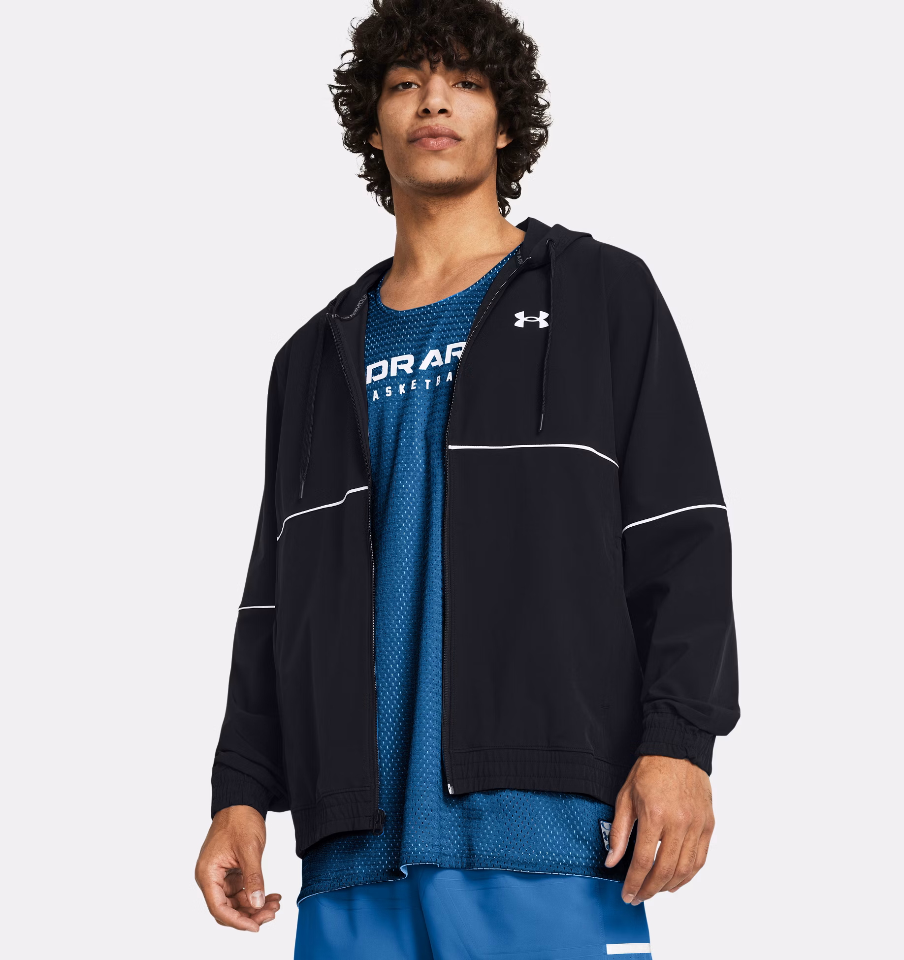 Under Armour მამაკაცის თხელი ქურთუკი UA Baseline Woven Jacket-BLK