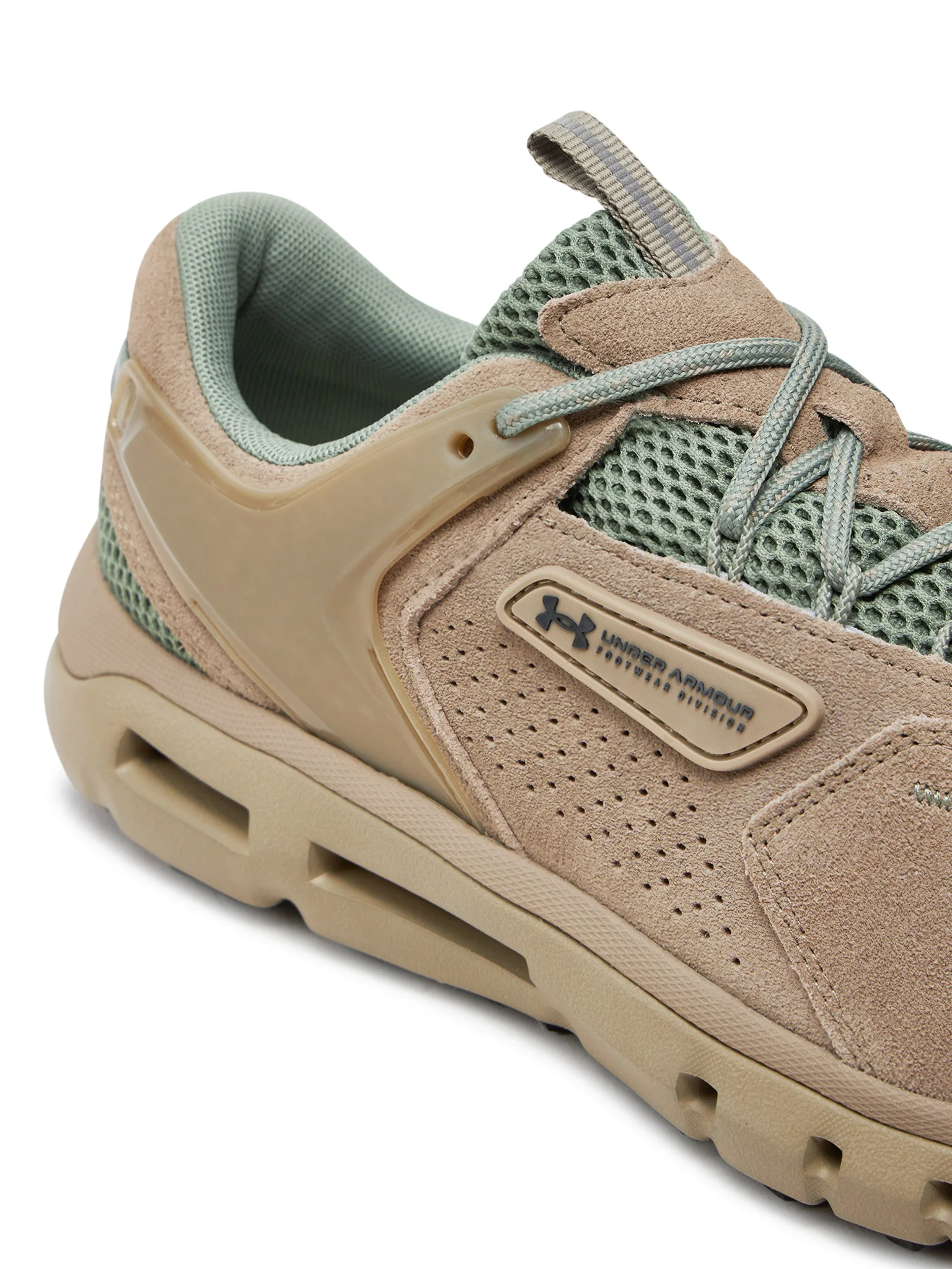 Under Armour მამაკაცის სპორტული ფეხსაცმელი UA Summit Trek Suede