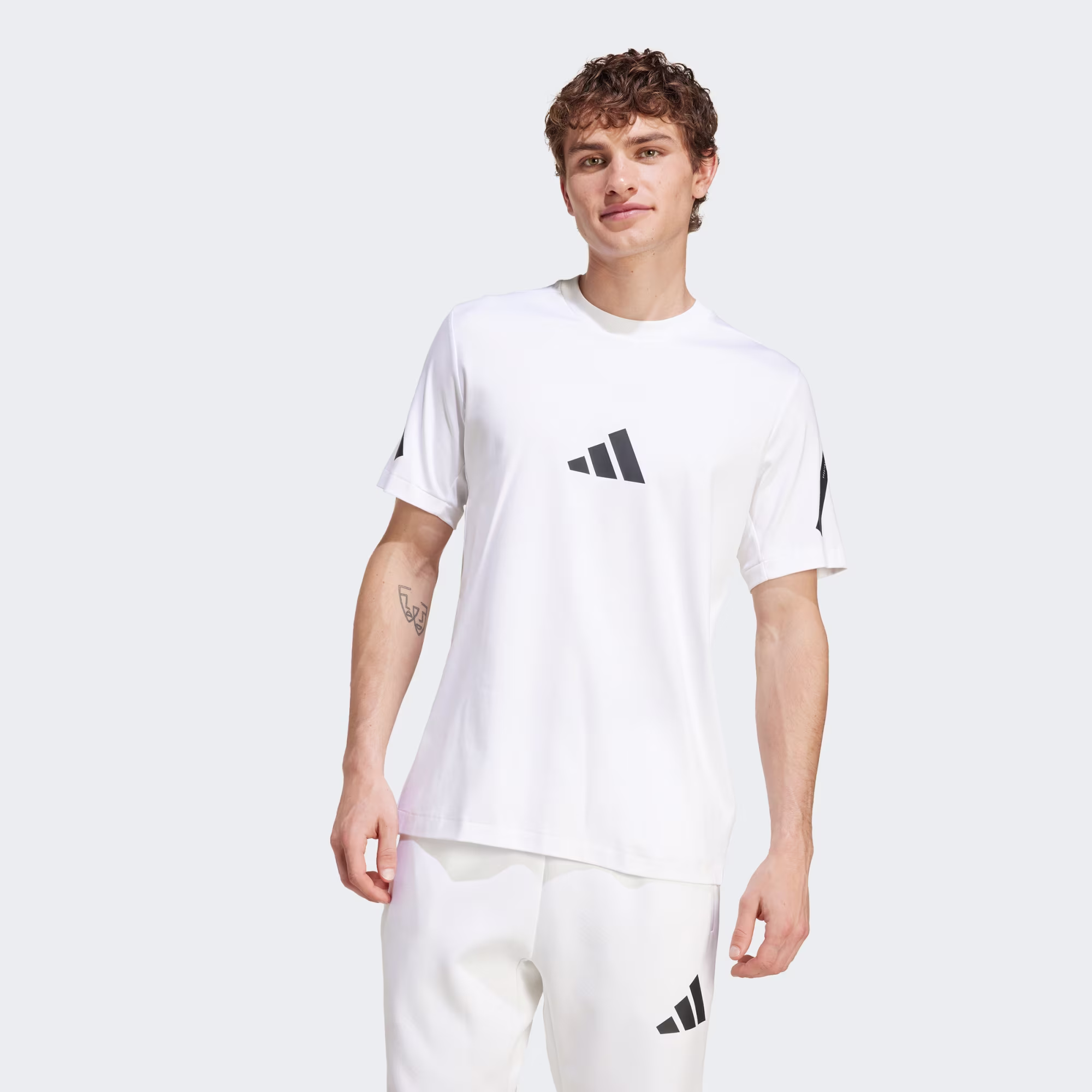 Adidas მამაკაცის მაისური