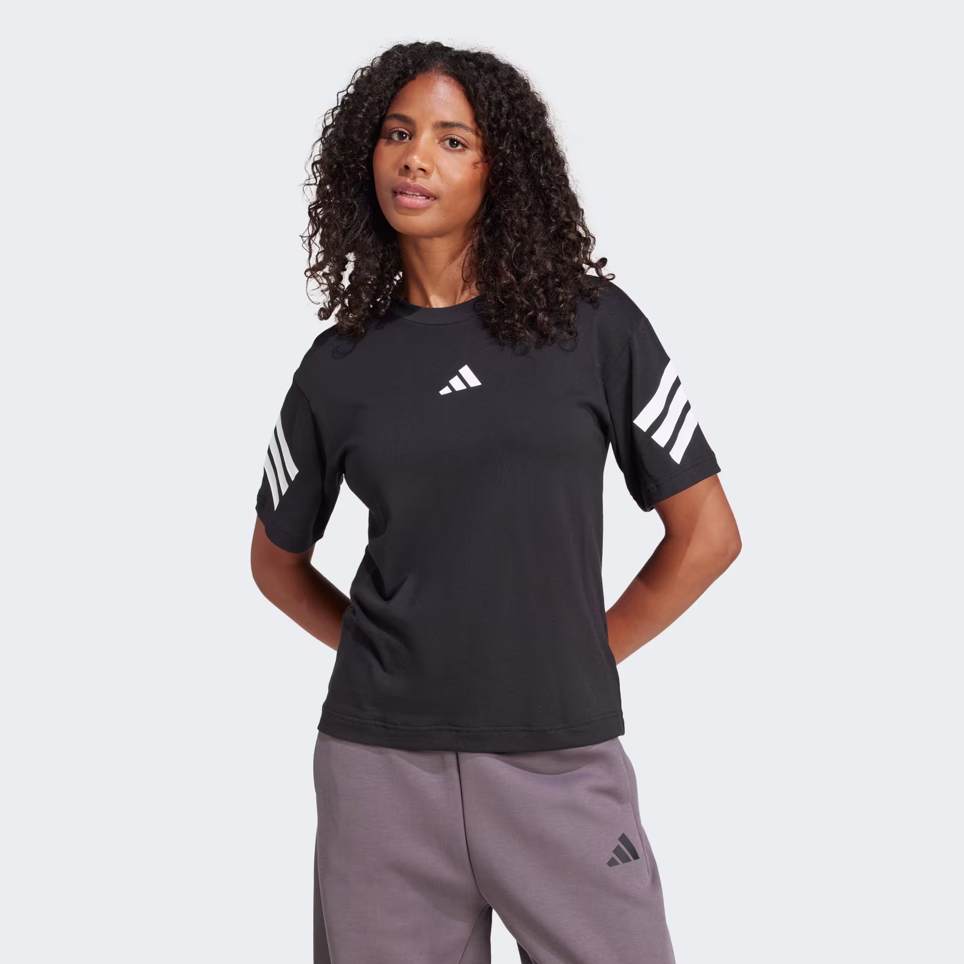 Adidas ქალის მაისური W FI 3S TEE