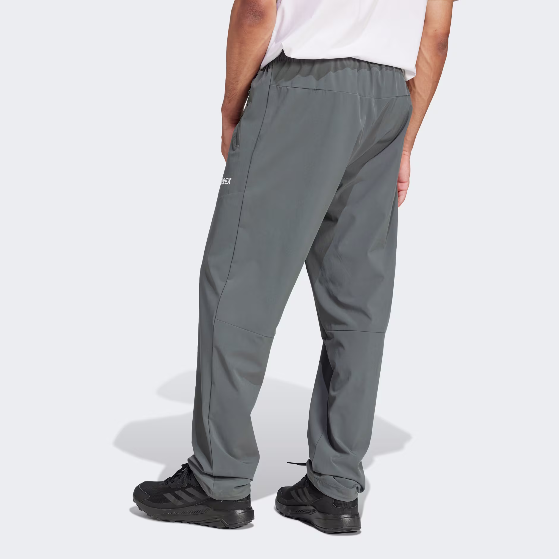 Adidas მამაკაცის შარვალი MT ESS PANTS