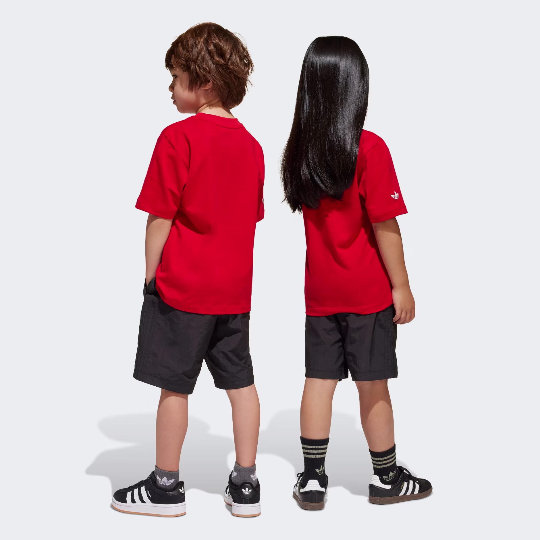 ბავშვის სპორტული კომპლექტი