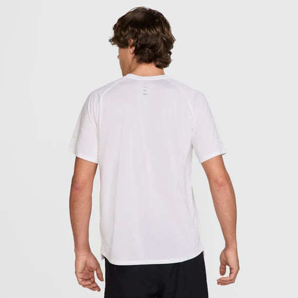 Nike მამაკაცის მაისური