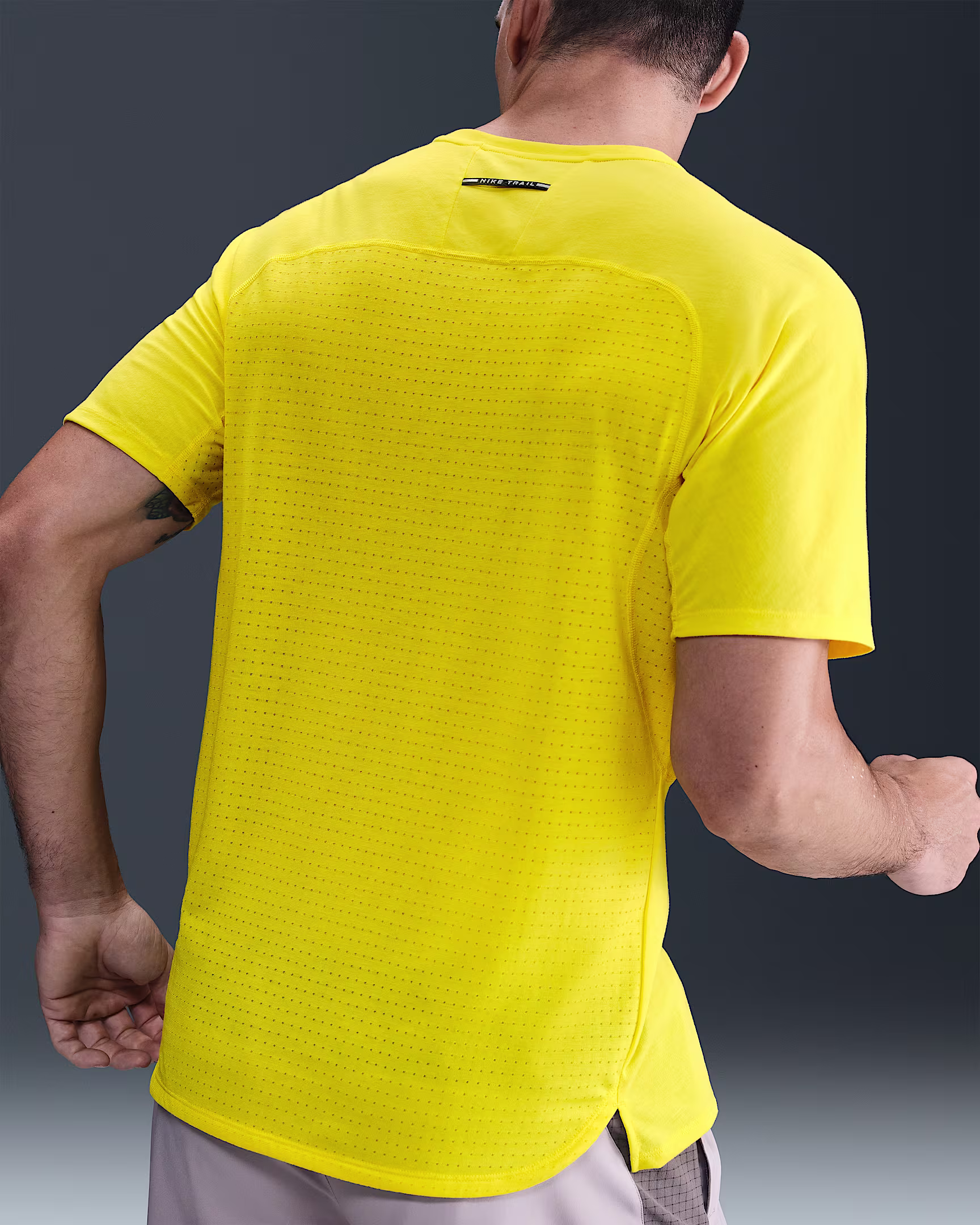 Nike მამაკაცის მაისური