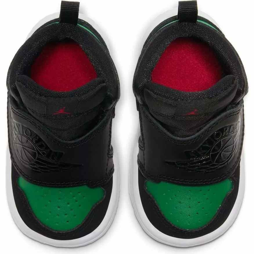 ბავშვის სპორტული ფეხსაცმელი